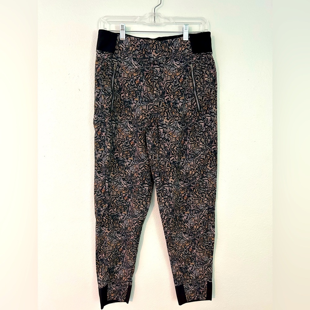 Athleta Trekkie Jogger Pants Size 8 Abstract Print